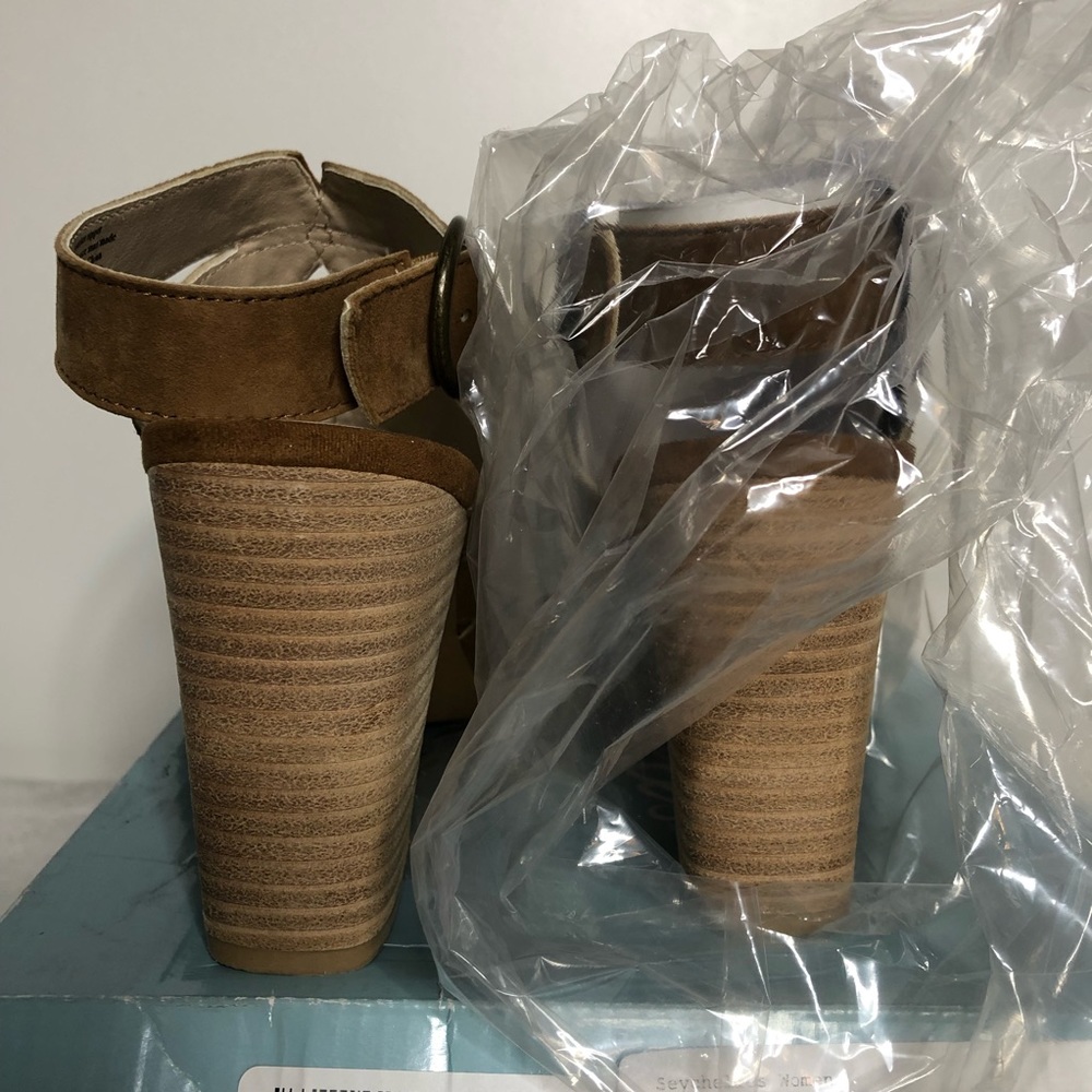 Seychelles Completely Engaged Suede Block Heel Sandal NEW 9 - Picture 5 of 9